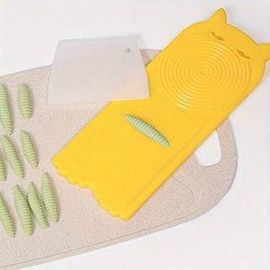 Plastic Pastry Board, Easy Rolling And Sealing, For Noodles (random Color)